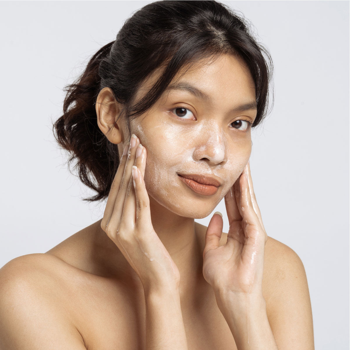 Upotreba M.A.D Glycolic Age Diffusing Cleanser