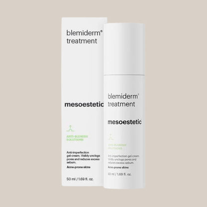 Slika Mesoestetic Blemiderm® Treatment - luksuzni tretman u elegantnom pakiranju, idealan za smanjenje nepravilnosti, akni i ožiljaka na koži."